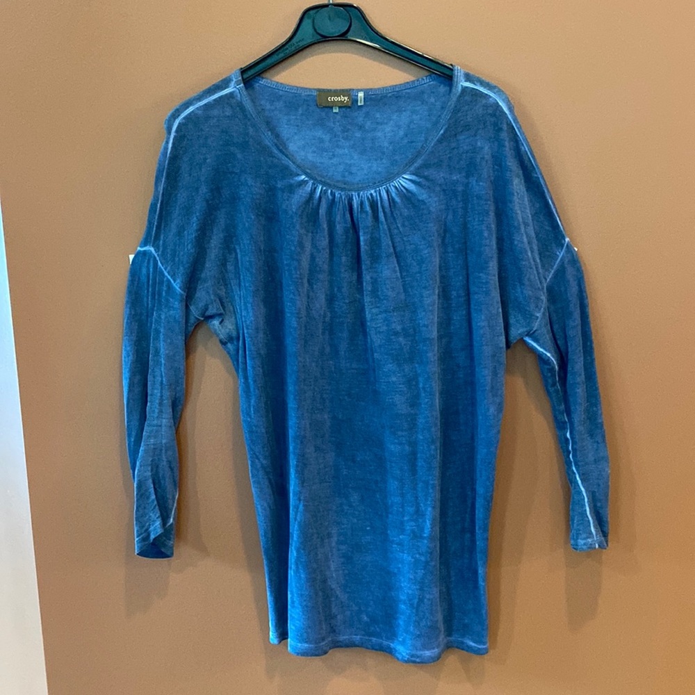 Ladies Crosby three-quarter sleeve oversized suede like shirt.